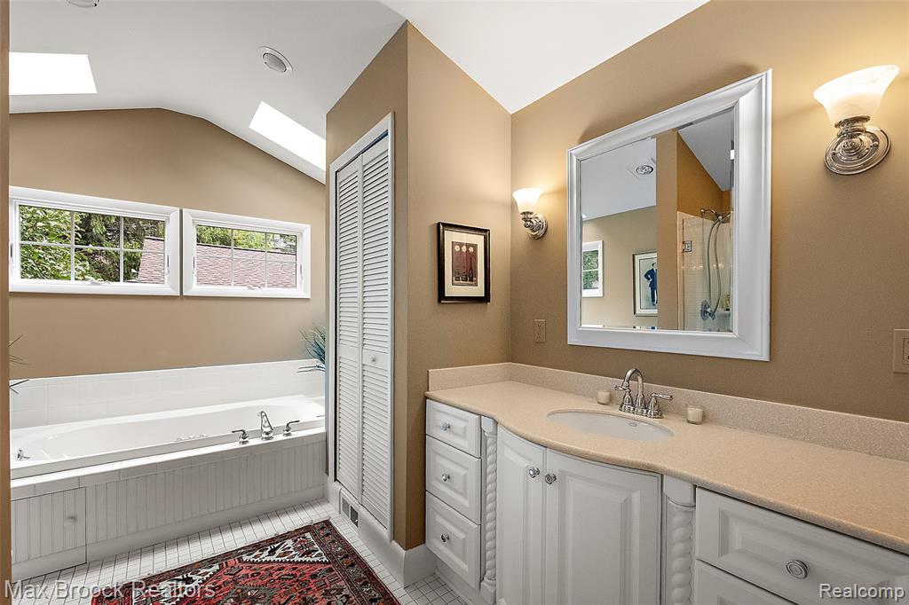 18408 Beverly Road Property Photo 14