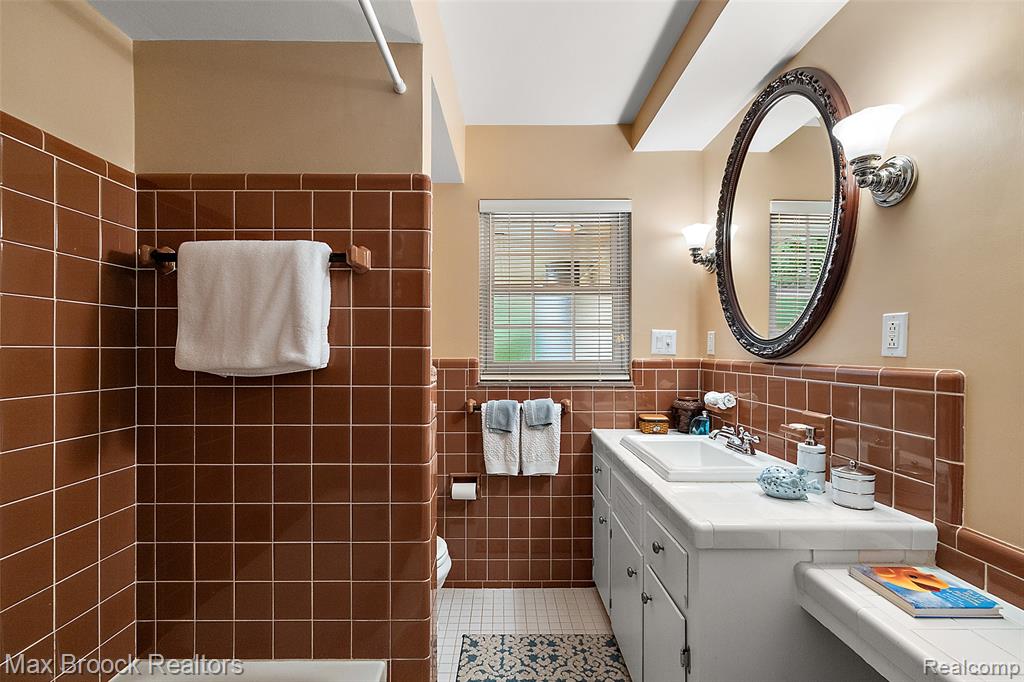 18408 Beverly Road Property Photo 16