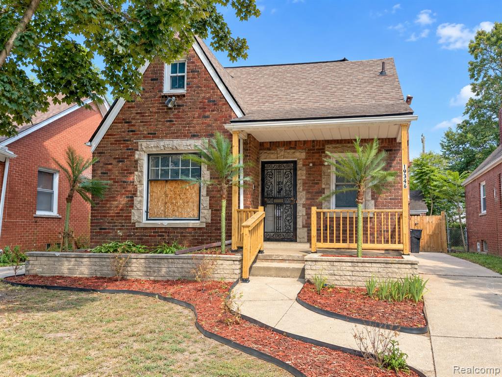 19346 Westphalia Street Property Photo 1