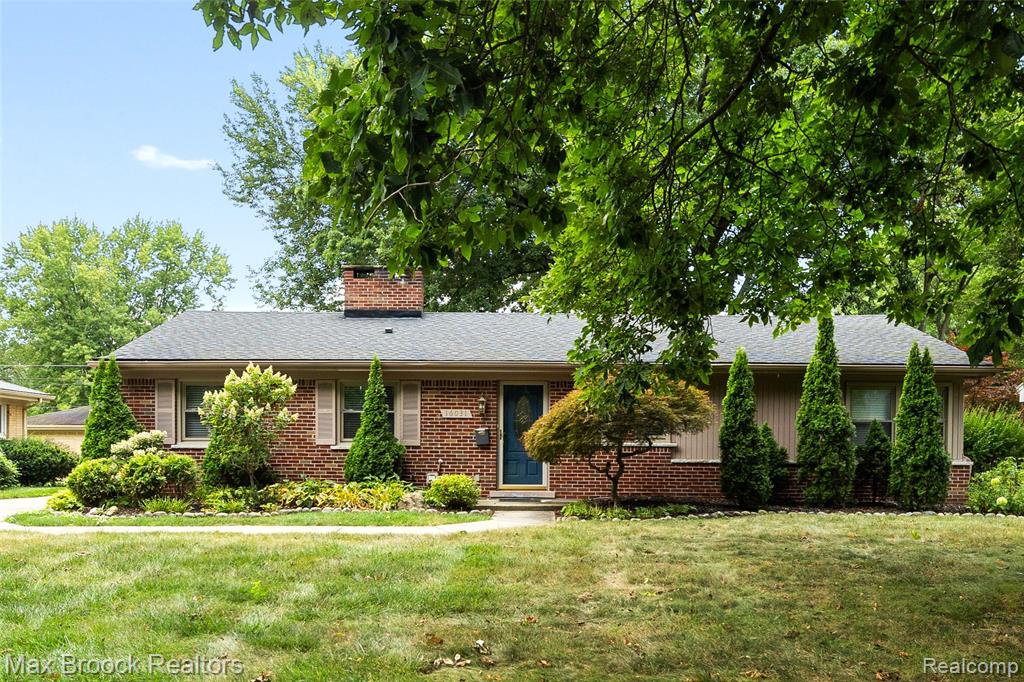 16031 Buckingham Avenue Property Photo 1