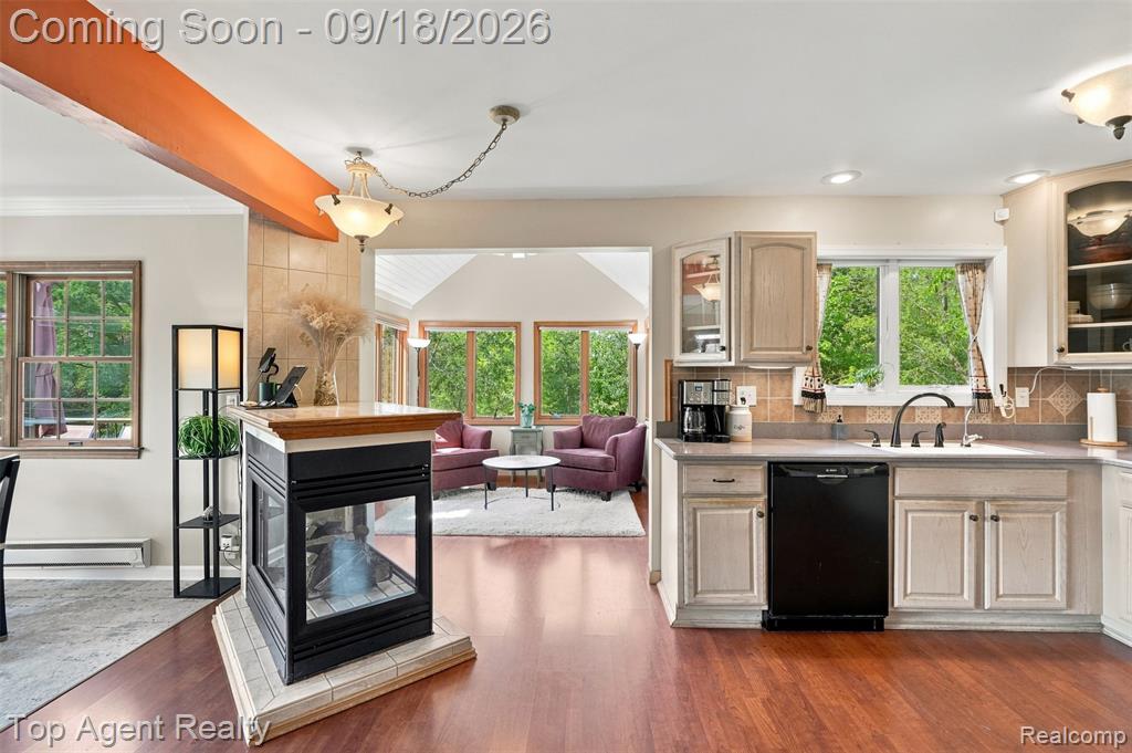 247 Scott Road Property Photo 4