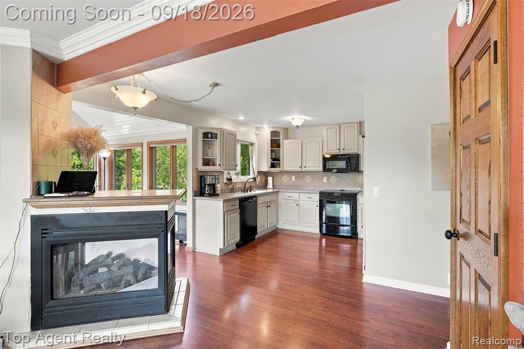 247 Scott Road Property Photo 7