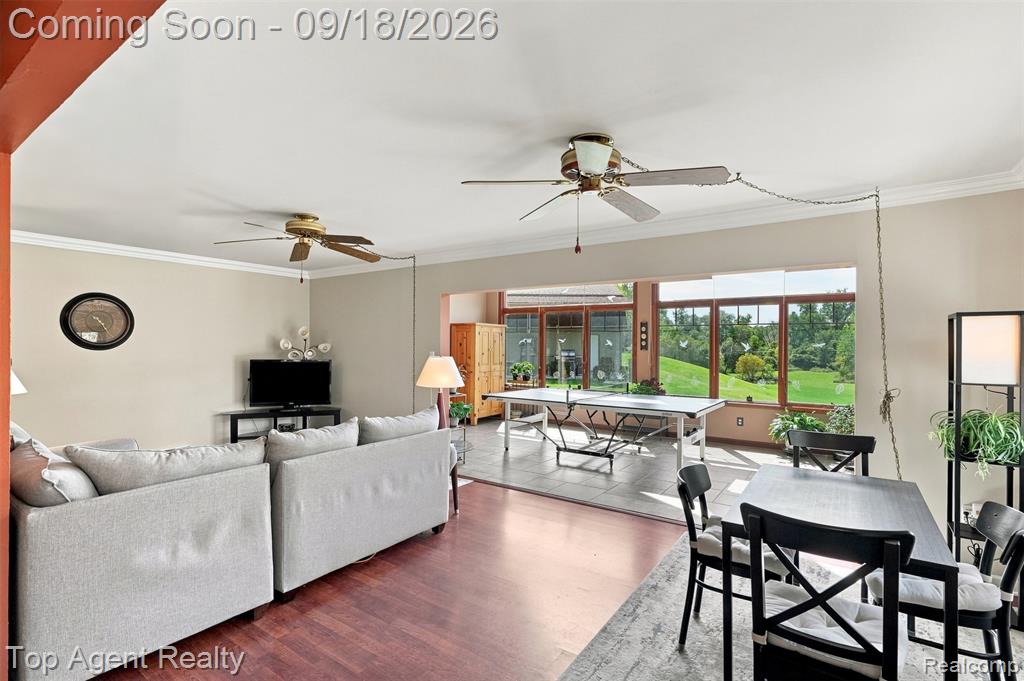 247 Scott Road Property Photo 12