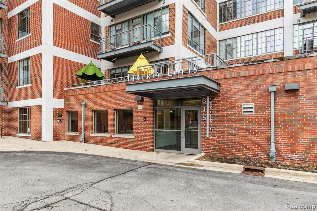 315 2nd Street Property Photo 2