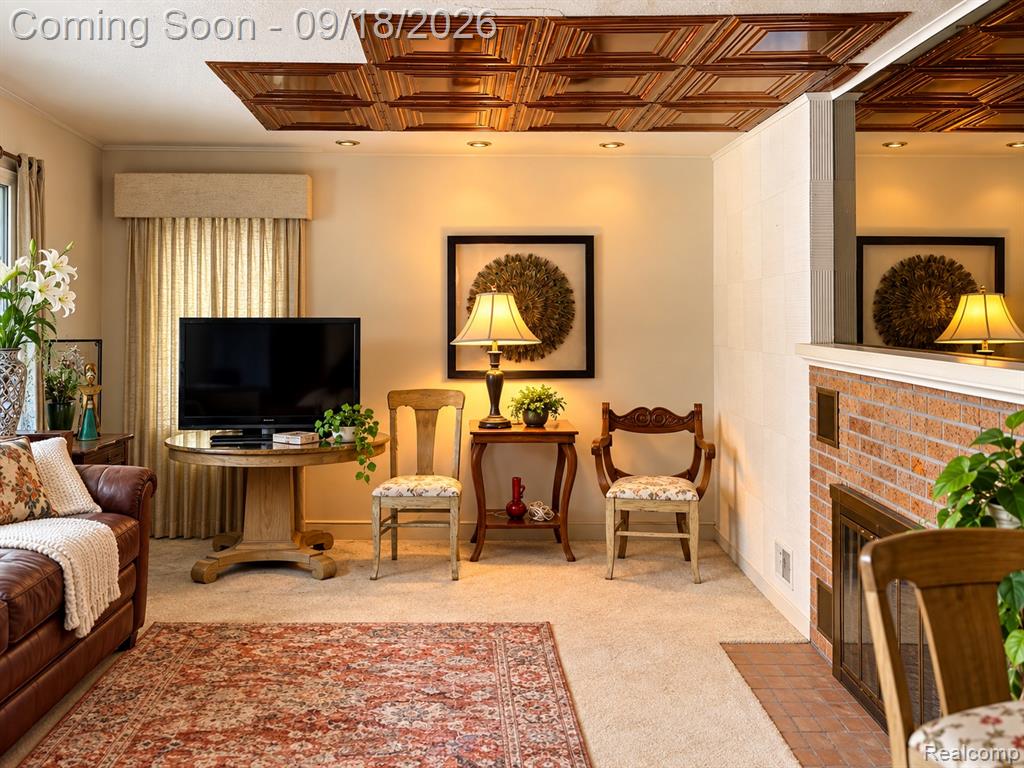 717 E Parkdale Avenue Property Photo 5