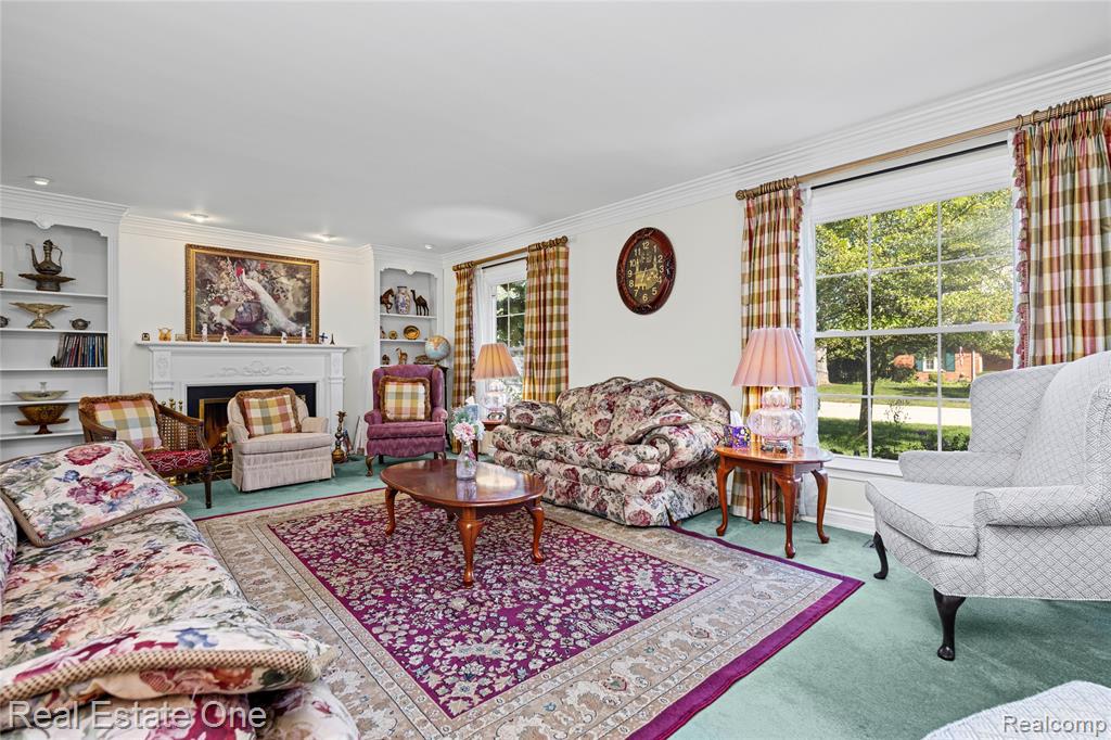 69 Willow Tree Place Property Photo 8