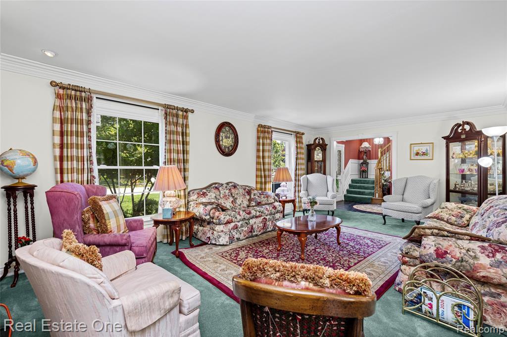 69 Willow Tree Place Property Photo 9