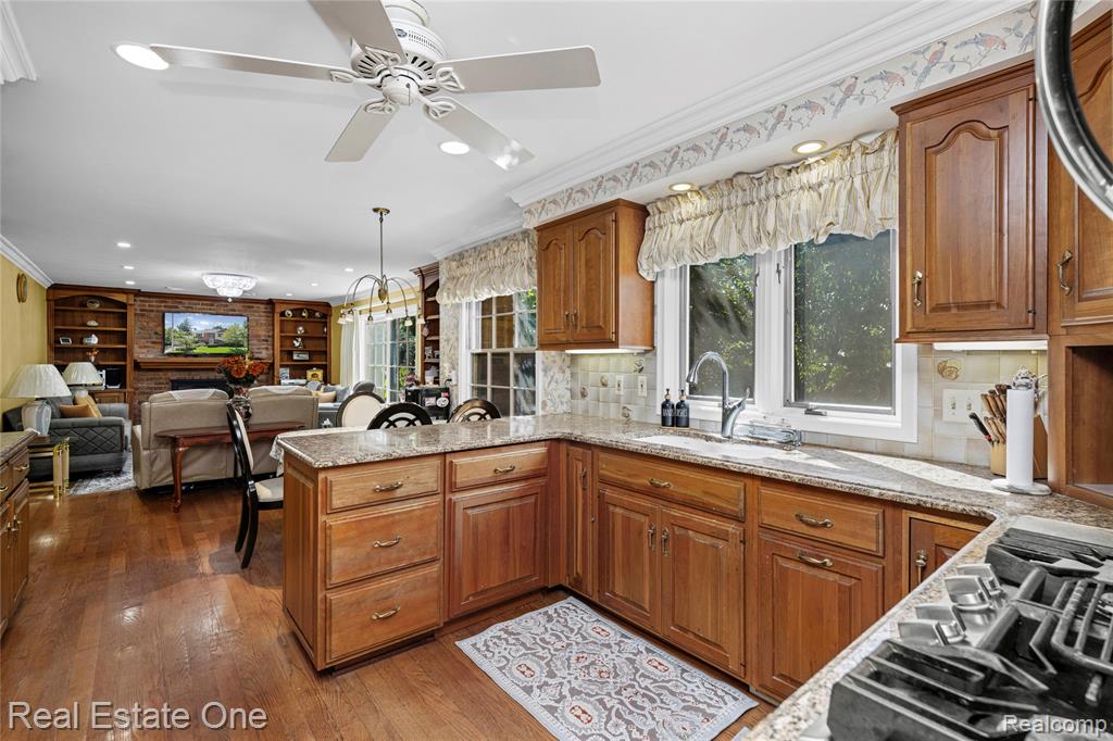 69 Willow Tree Place Property Photo 16