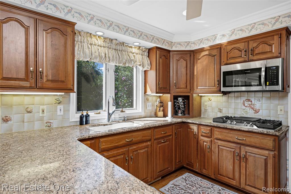 69 Willow Tree Place Property Photo 24