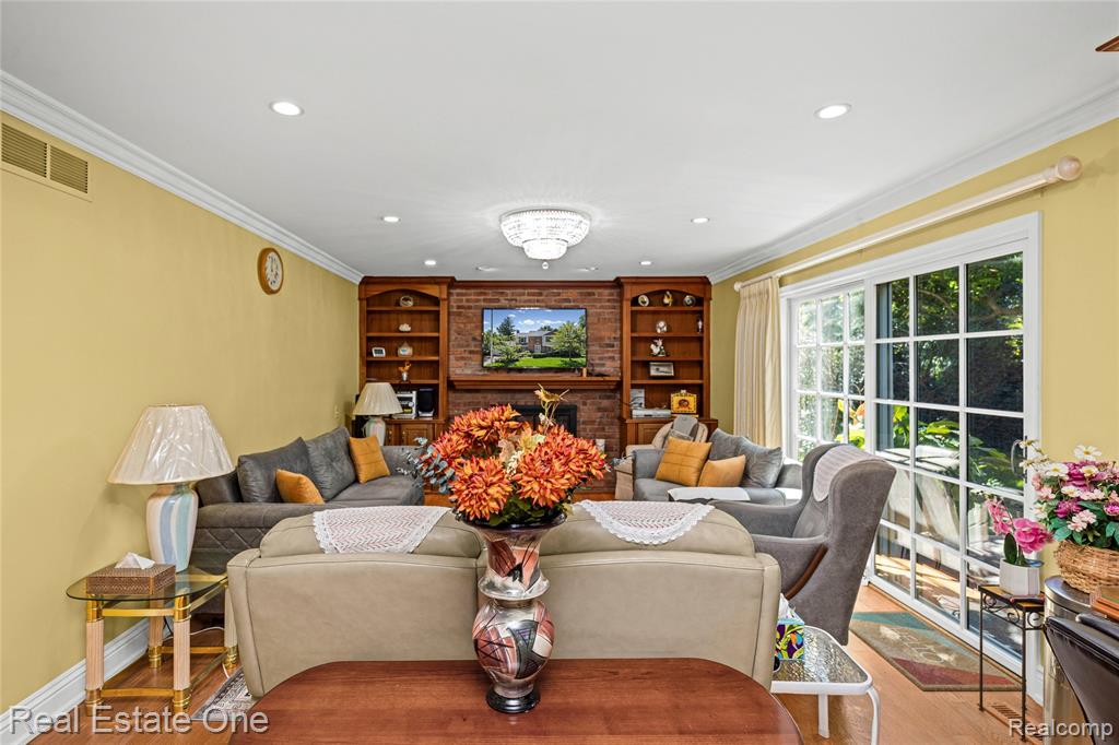 69 Willow Tree Place Property Photo 27