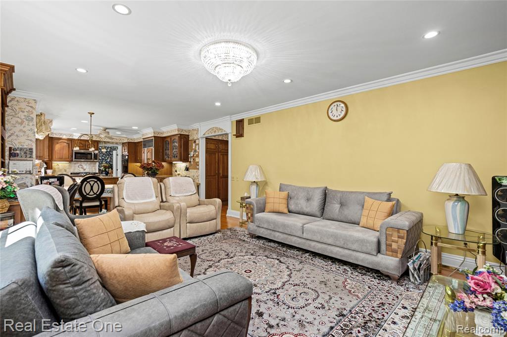 69 Willow Tree Place Property Photo 31