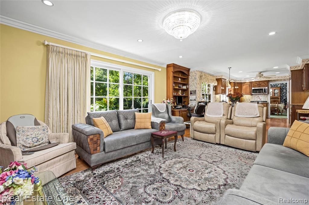 69 Willow Tree Place Property Photo 32