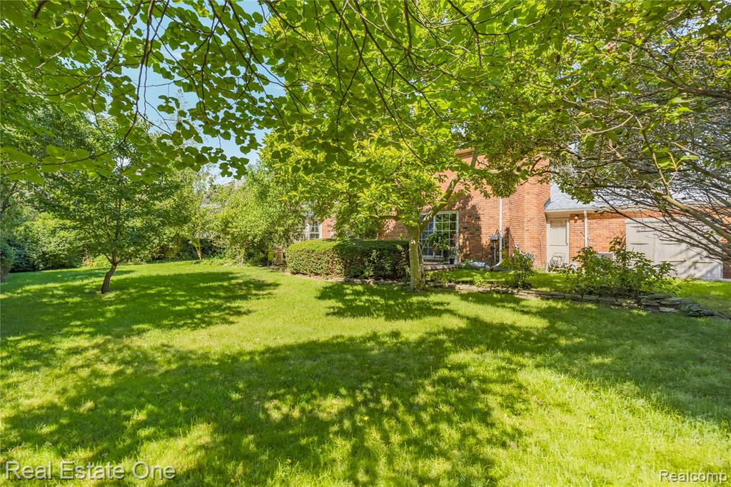 69 Willow Tree Place Property Photo 70
