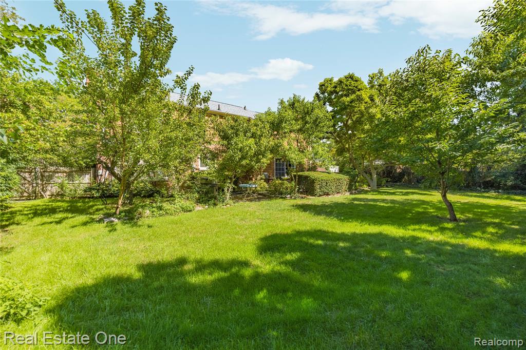 69 Willow Tree Place Property Photo 72