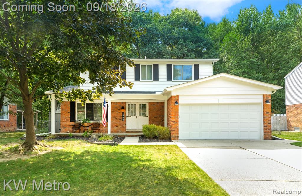 1588 Oakcrest Drive Property Photo 1