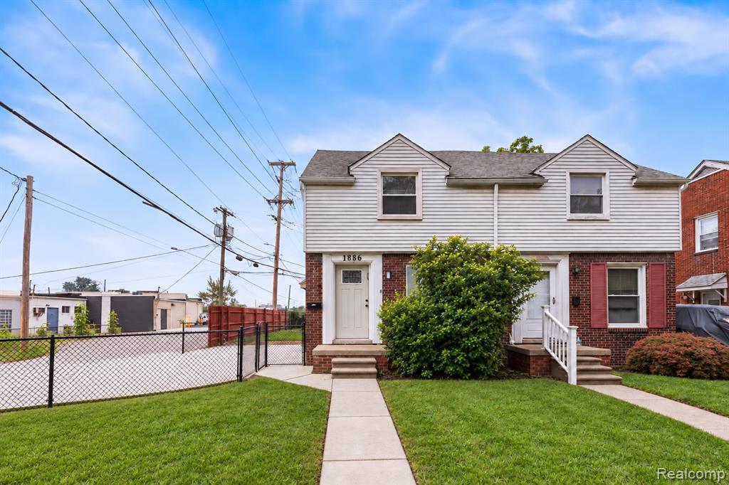 1886 15th Street Property Photo 1