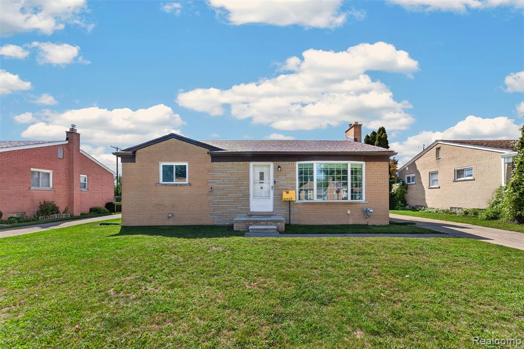 32137 Hees Street Property Photo 1