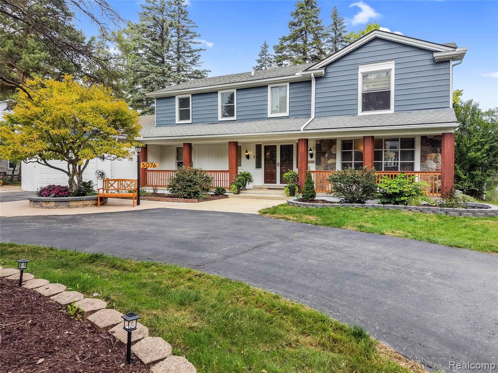 5076 Watergate Road Property Photo 3