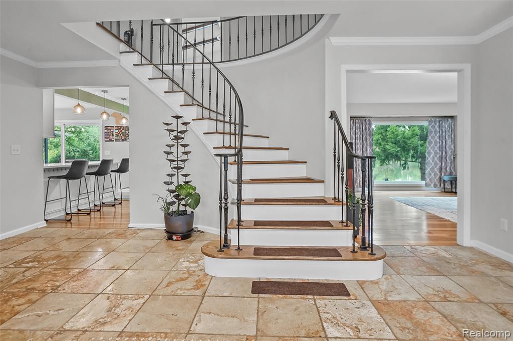 5076 Watergate Road Property Photo 7