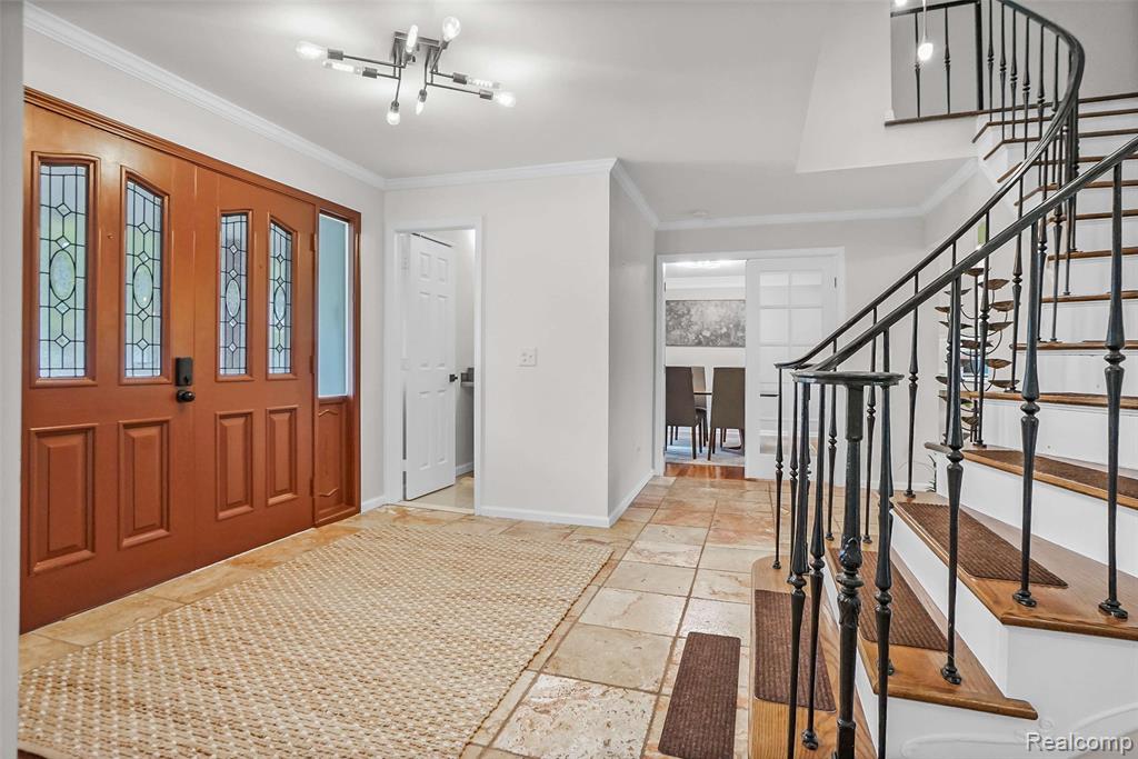 5076 Watergate Road Property Photo 9