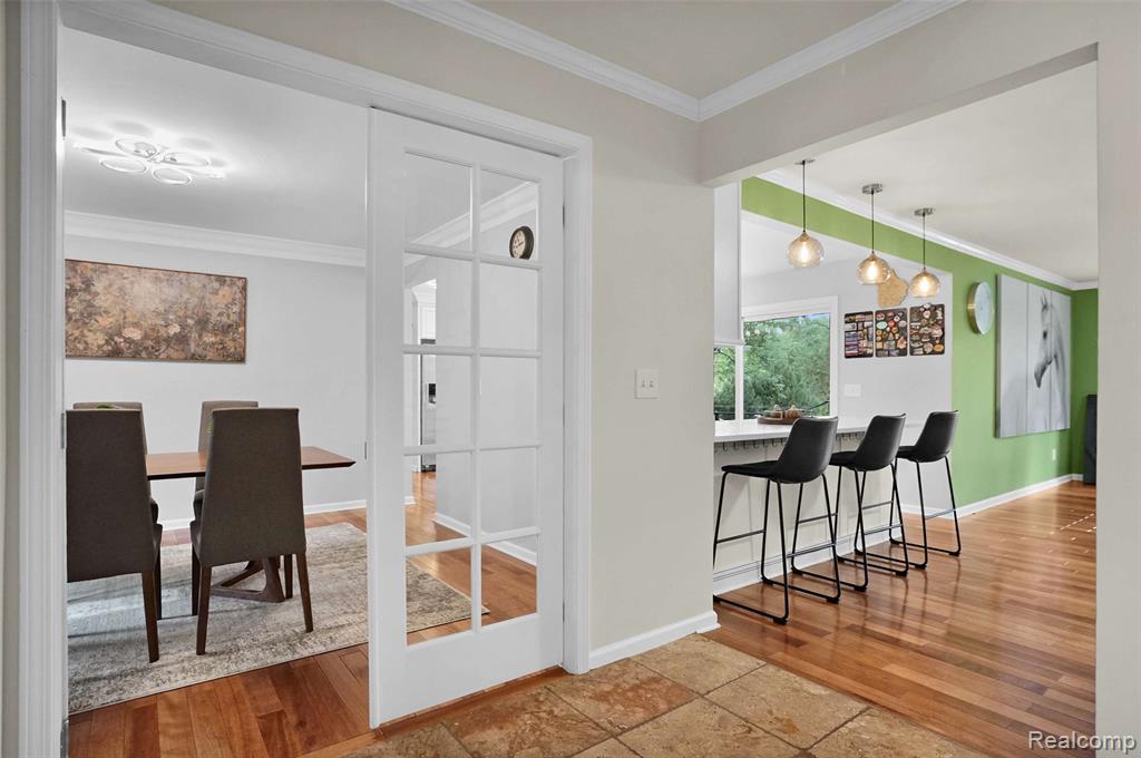 5076 Watergate Road Property Photo 16