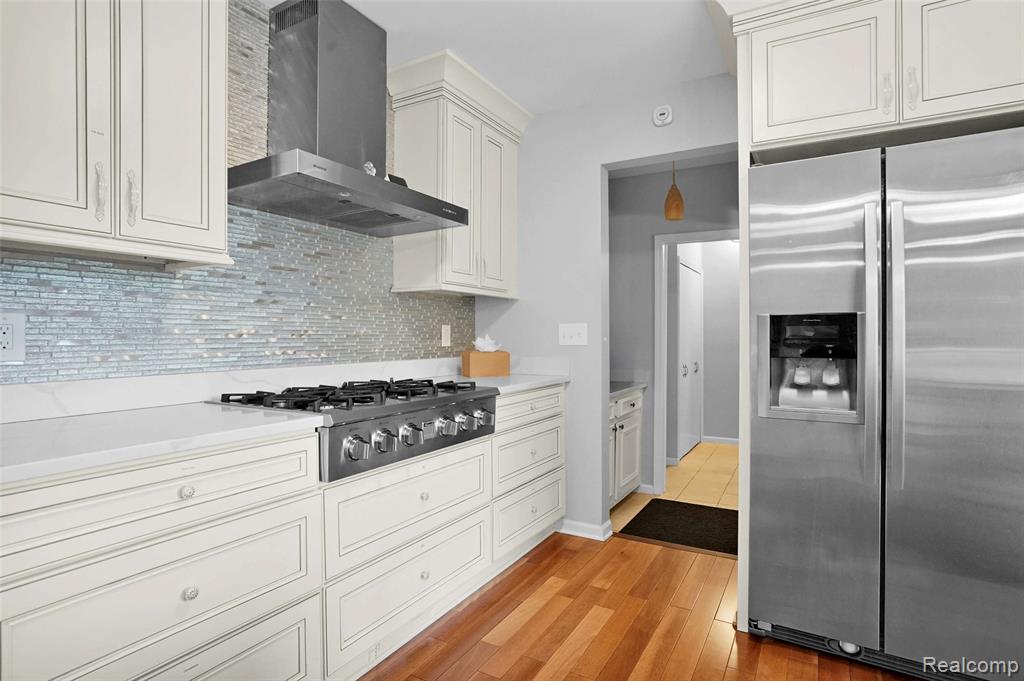 5076 Watergate Road Property Photo 20