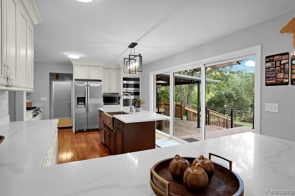 5076 Watergate Road Property Photo 26