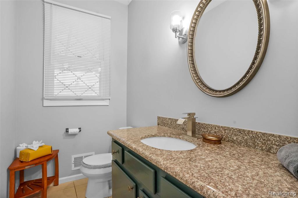 5076 Watergate Road Property Photo 30