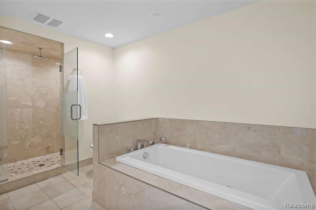 5076 Watergate Road Property Photo 39