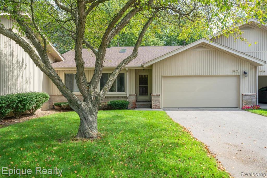 1925 Country Lane Property Photo 1