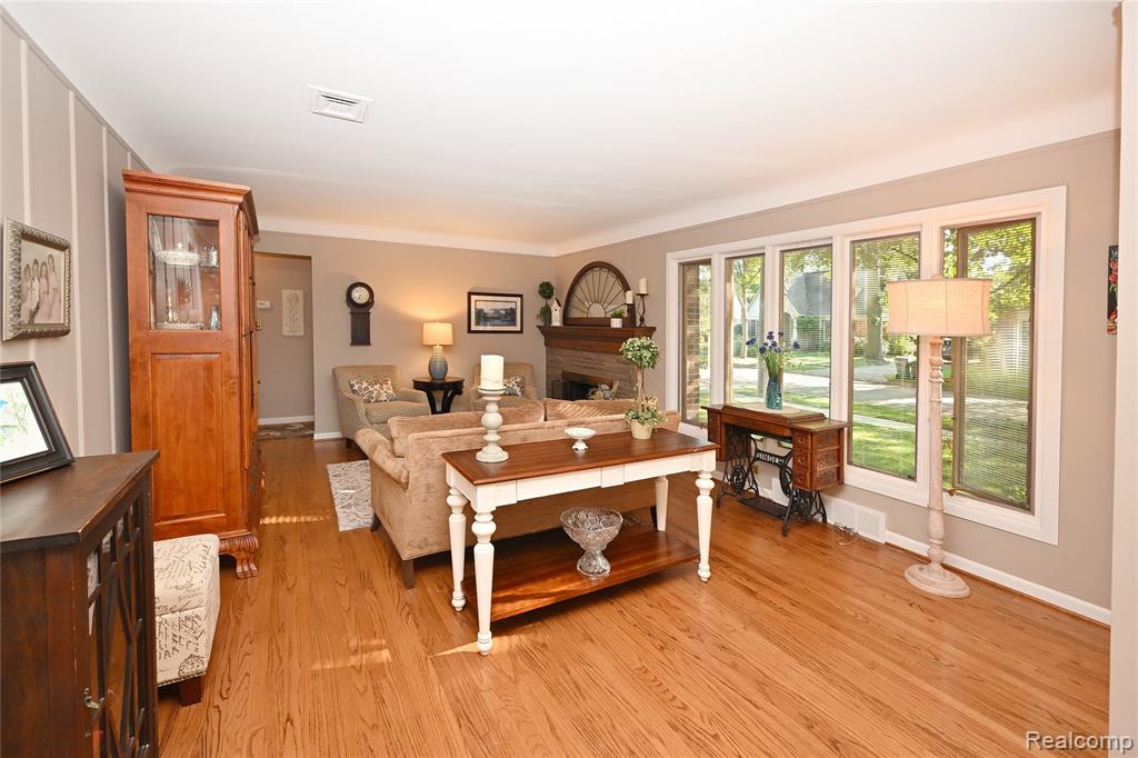 4187 Kenmore Road Property Photo 4