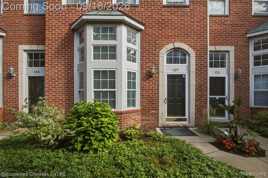 127 N Georgetown Square Property Photo 1