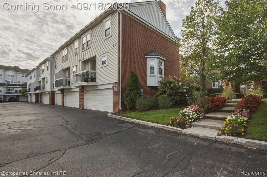 127 N Georgetown Square Property Photo 20