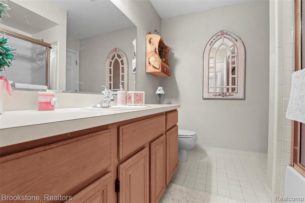 16820 Crystal Drive Property Photo 18