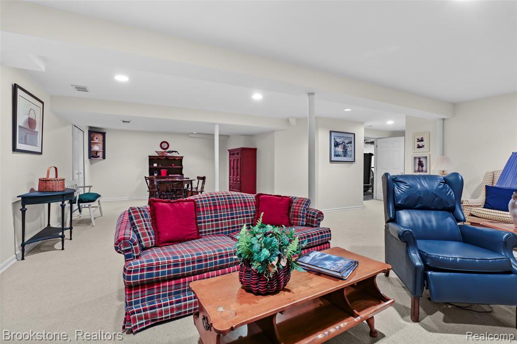 16820 Crystal Drive Property Photo 25