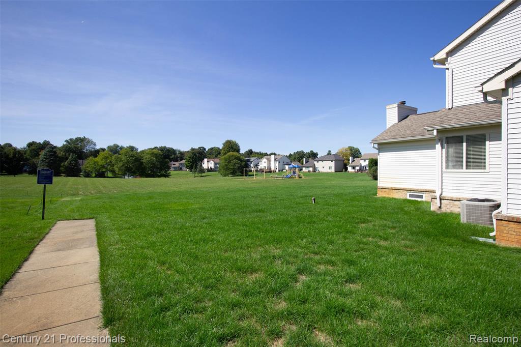 2004 Twin Sun Circle Property Photo 35