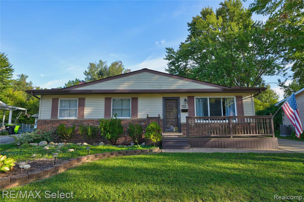 5145 Winshall Drive Property Photo 1