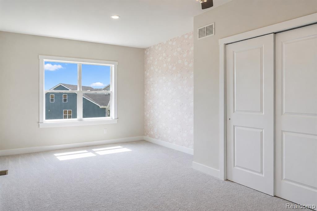 5545 Helmsdale Boulevard Property Photo 27