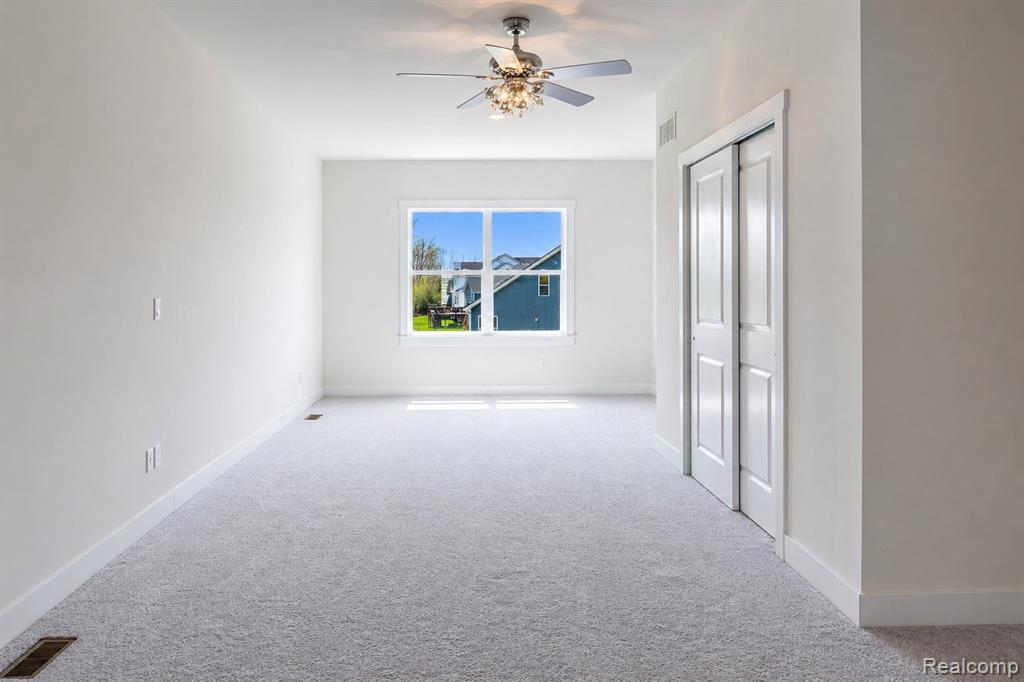 5545 Helmsdale Boulevard Property Photo 28
