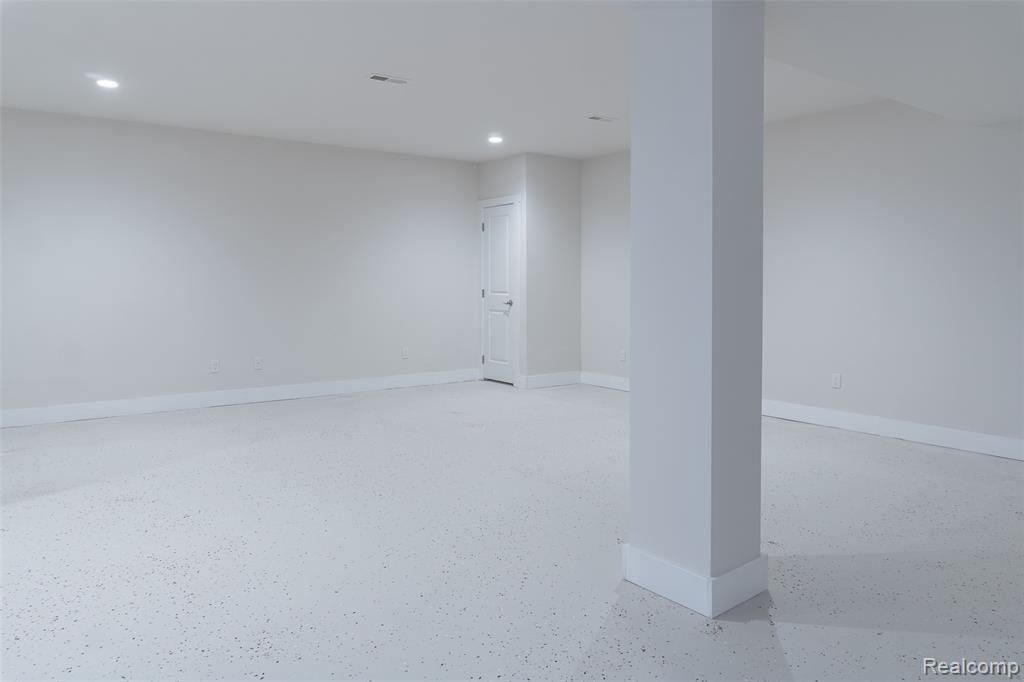 5545 Helmsdale Boulevard Property Photo 31