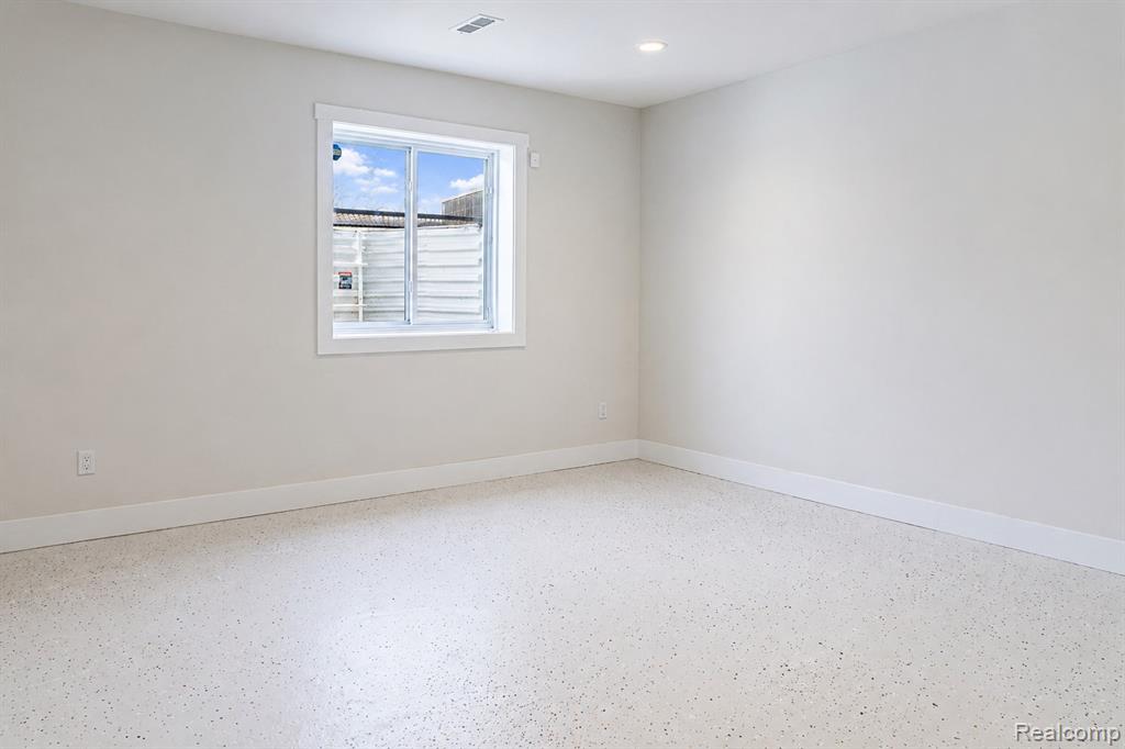 5545 Helmsdale Boulevard Property Photo 34