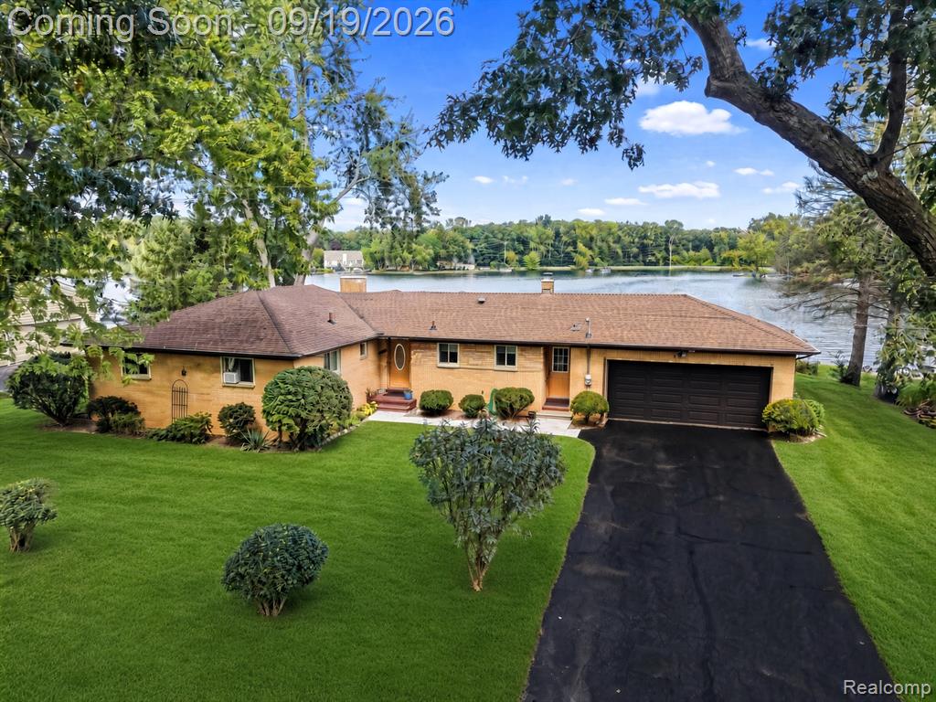 7139 Capri Drive Property Photo 1