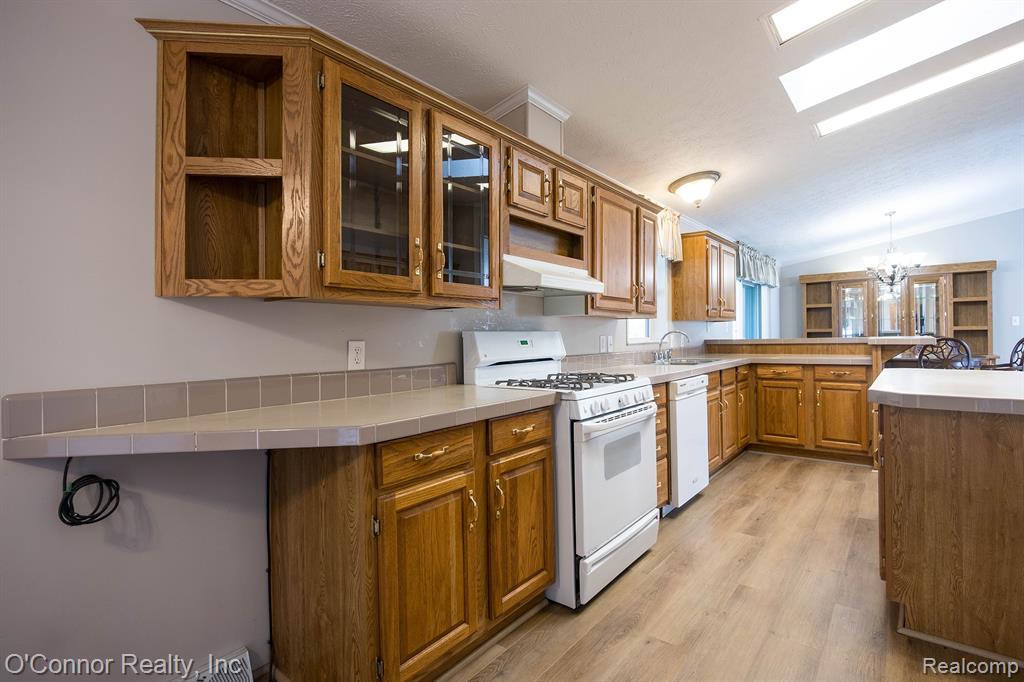 598 Trout Lake Court Property Photo 7