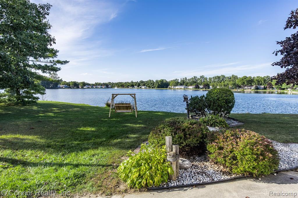 598 Trout Lake Court Property Photo 28