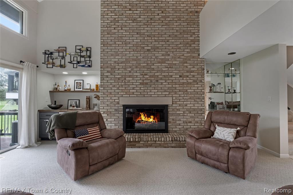 7492 River Road Property Photo 7