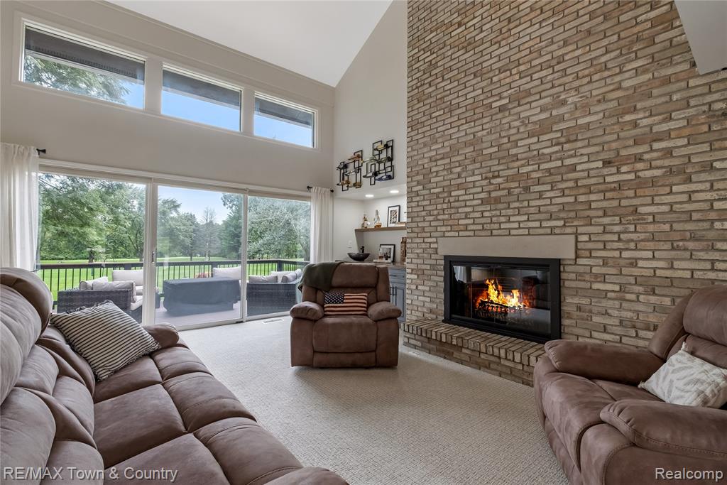 7492 River Road Property Photo 8