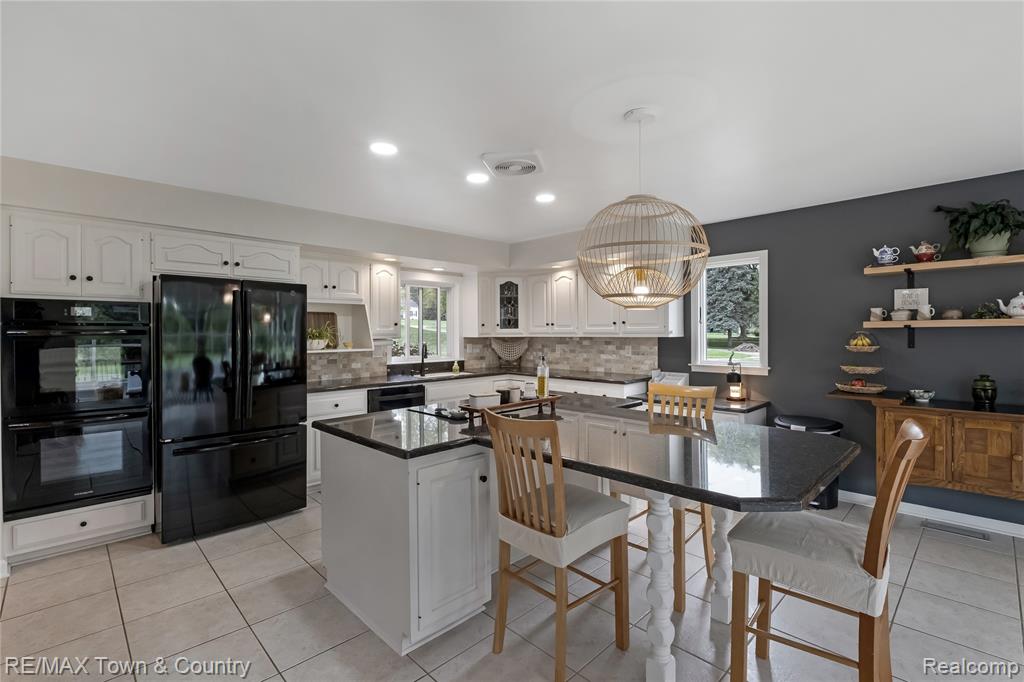 7492 River Road Property Photo 13