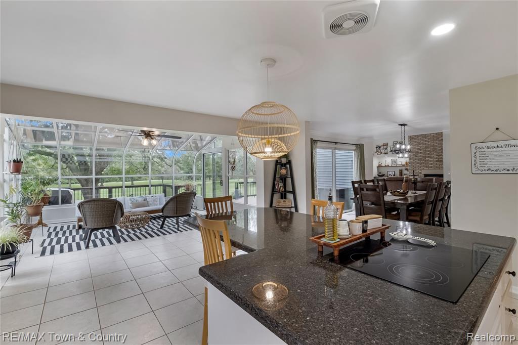 7492 River Road Property Photo 17