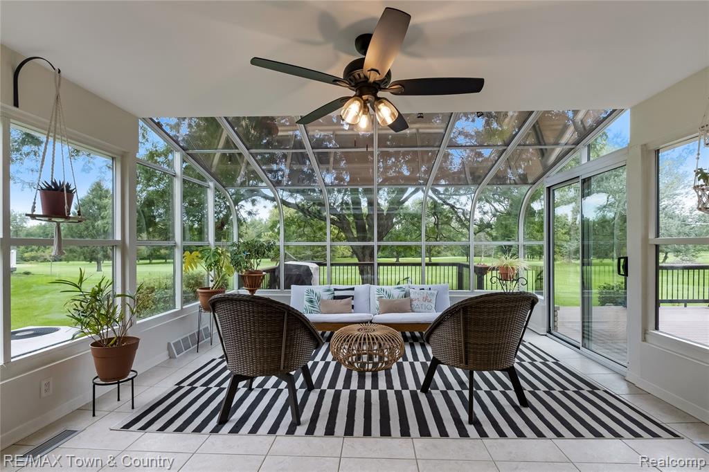 7492 River Road Property Photo 19