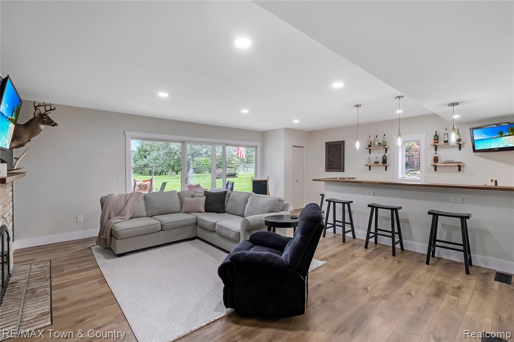 7492 River Road Property Photo 43
